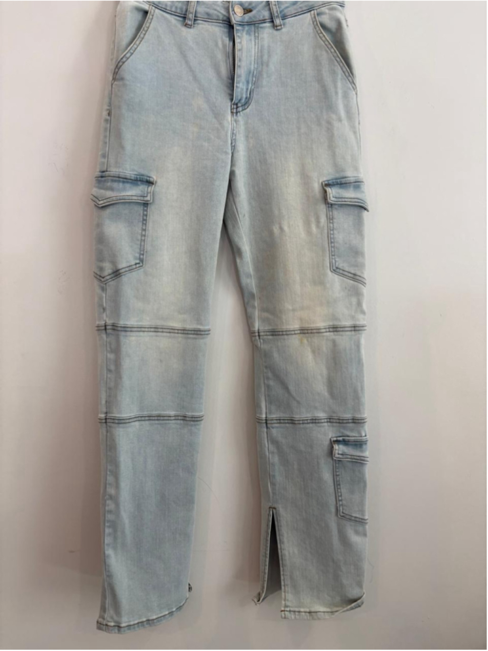 AKIRA High Rise Split Hem Denim Cargo Jeans Light Wash Utility Size 1 W24 #S14